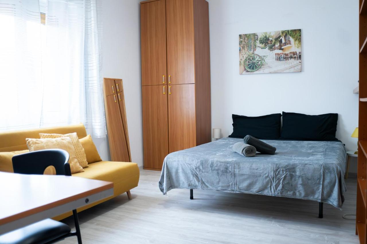 Nonna Pina Guest House Moderno Appartamento Vicino Metro AWifi,Netflix ローマ エクステリア 写真